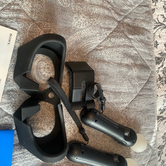 Play station 4 virtual reality headset - Picture 2 of 6